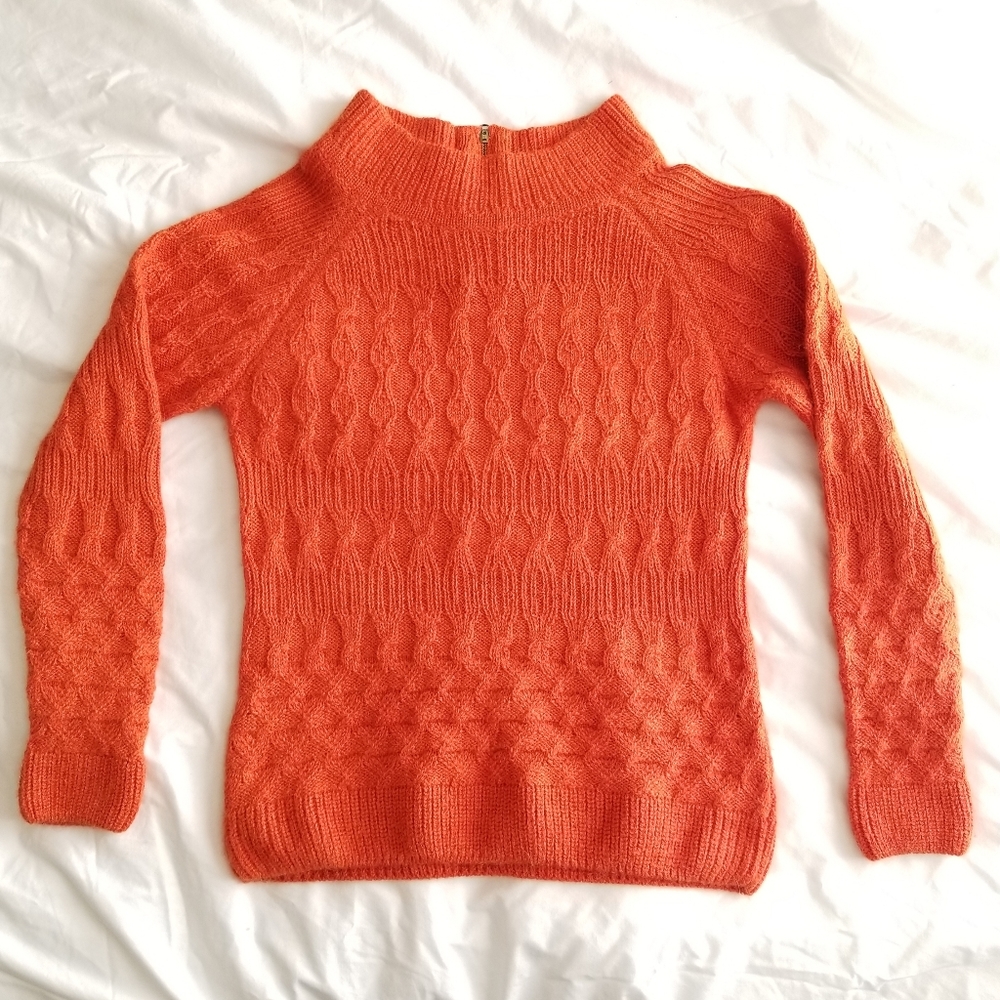 NWOT 100% Alpaca sweater